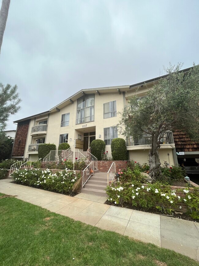 Building Photo - 1117 9th St