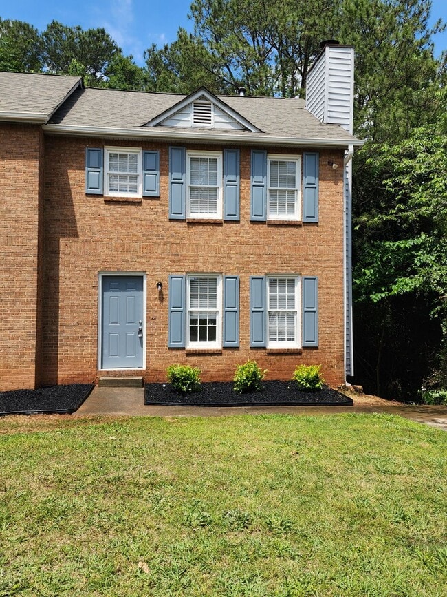 Primary Photo - 815 Indian Lake Dr NW