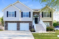 Building Photo - 800 Lorraine Ln
