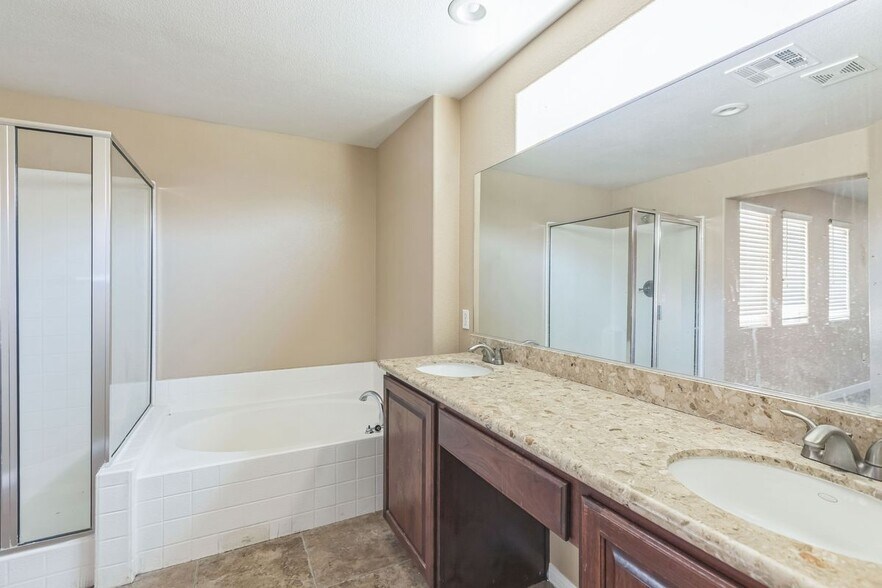 Building Photo - 8737 Brindisi Park Ave