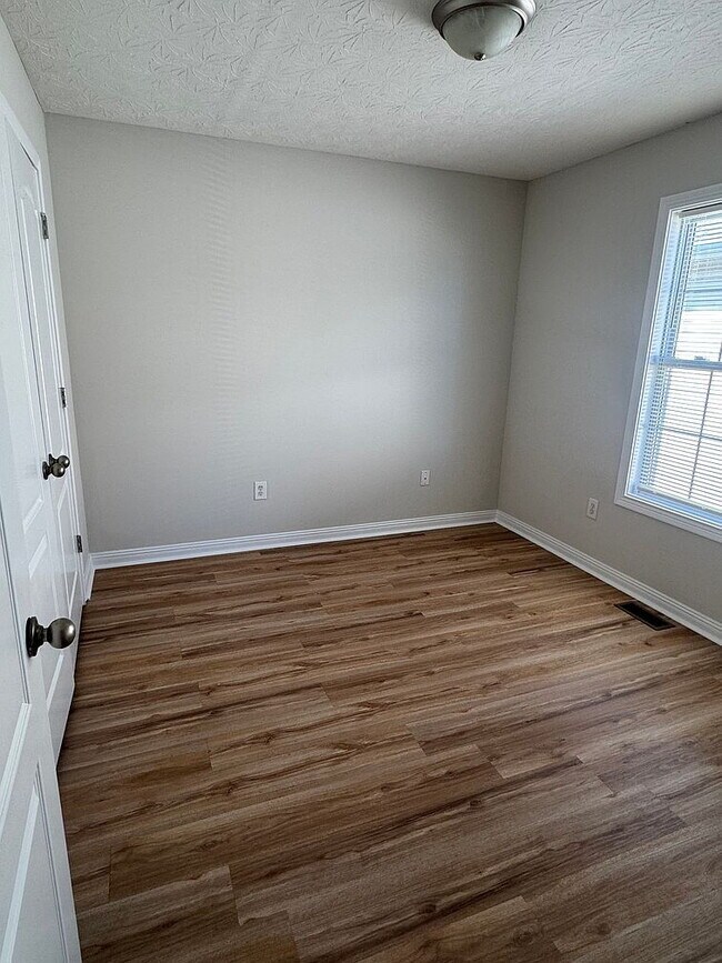 Building Photo - Single Family Home