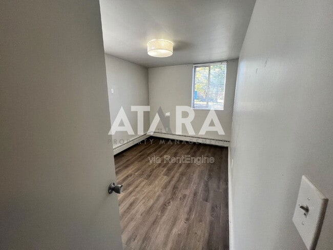 Building Photo - 177 W 300 N