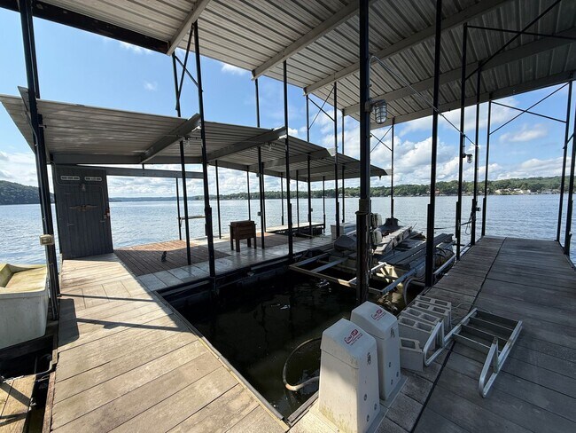 Building Photo - 1630 Camp Hohn Dr