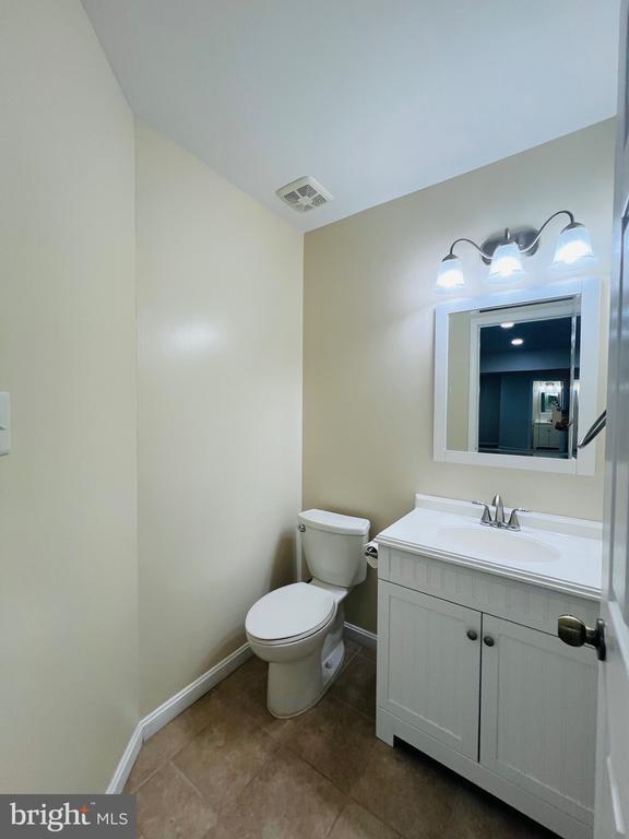 Building Photo - 6107 Asher Ct