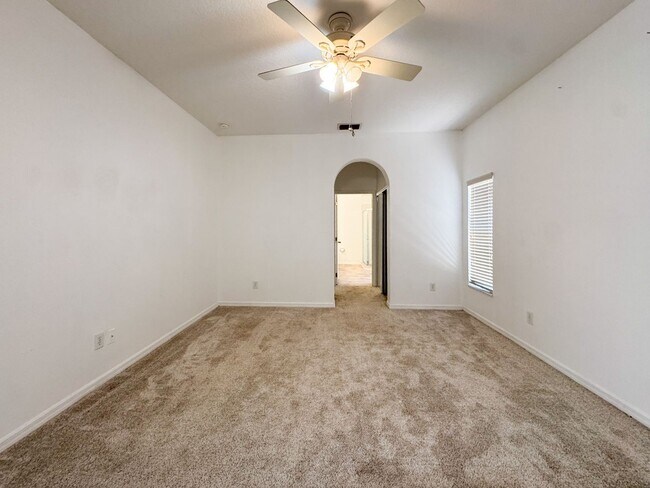 Building Photo - Pines at Lake Saunders 3 bedroom 2 bath home with double car garage