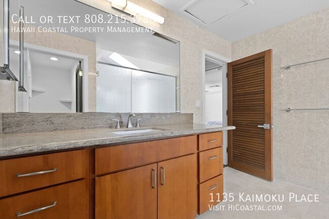 Building Photo - 1135 Kaimoku Pl