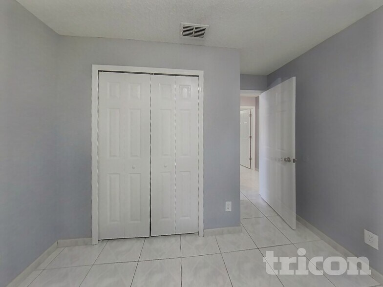 Building Photo - 441 Briar Bay Cir