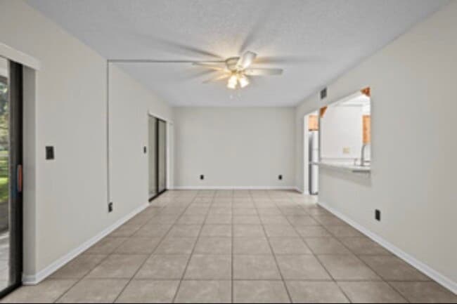 Building Photo - 37 Tarragona Ct