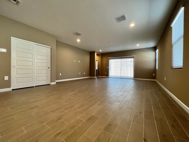 Building Photo - 18844 W Madison St