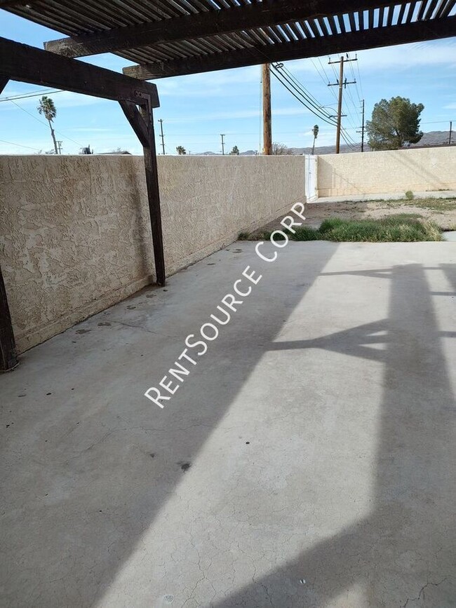 Building Photo - 1801 Calico Dr