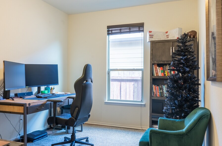 Building Photo - 14101 James Garfield St