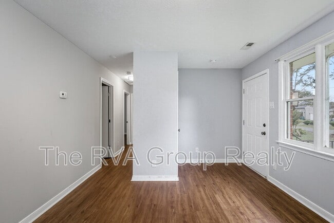 Building Photo - 204 Liberty Ave