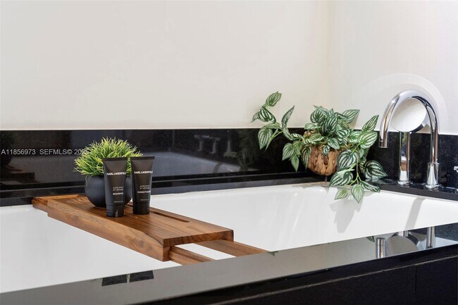 Building Photo - 101 20th St