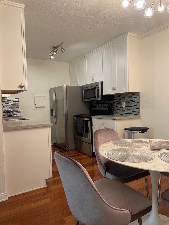 Building Photo - 1707 Pacific Coast Hwy