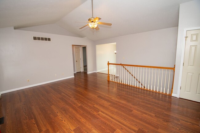 Building Photo - 4 Bedroom home in Granger, IN!