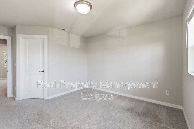 Building Photo - 19324 35 Dr SE