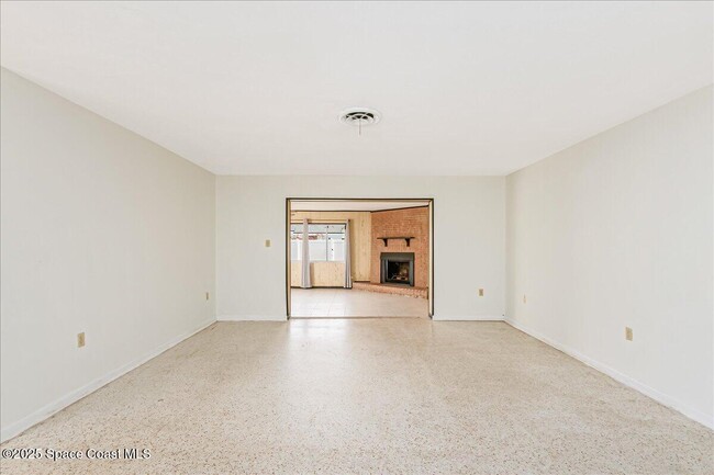 Building Photo - 309 Gemini Dr