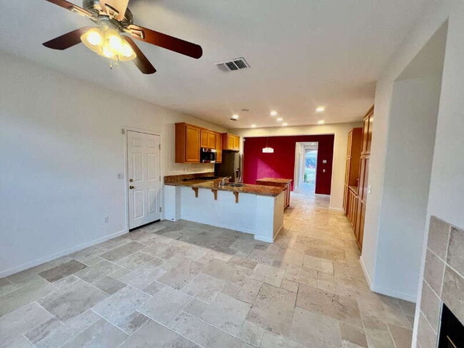 Building Photo - 668 Granite Ln