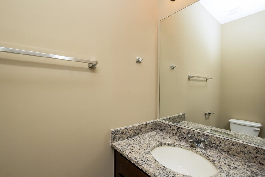 Building Photo - 38 Hamil Ct NW