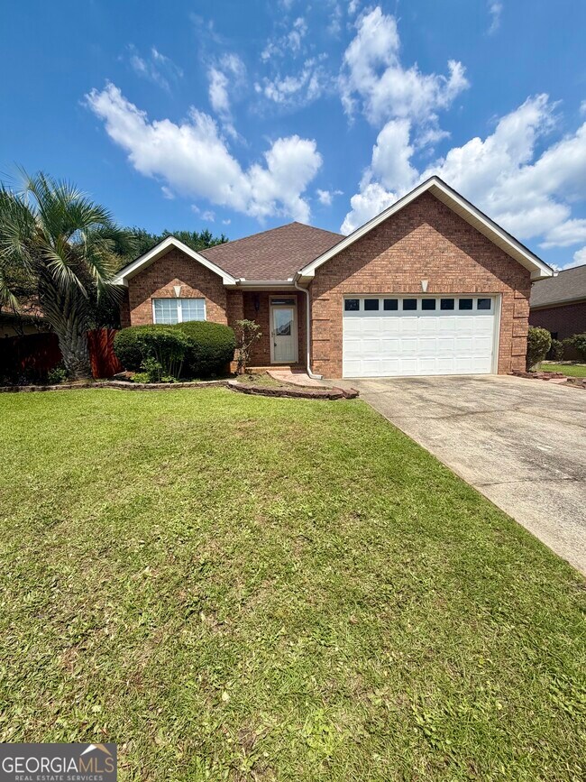 Building Photo - 213 Carrington Ln