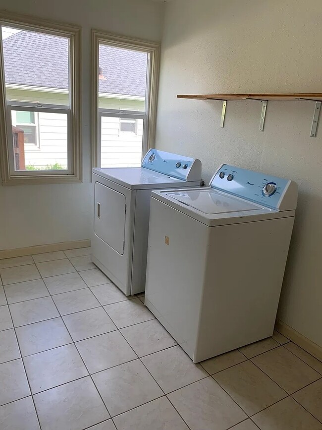 Building Photo - 9660 N Central St