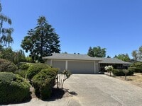 Building Photo - 12689 Cambridge Dr