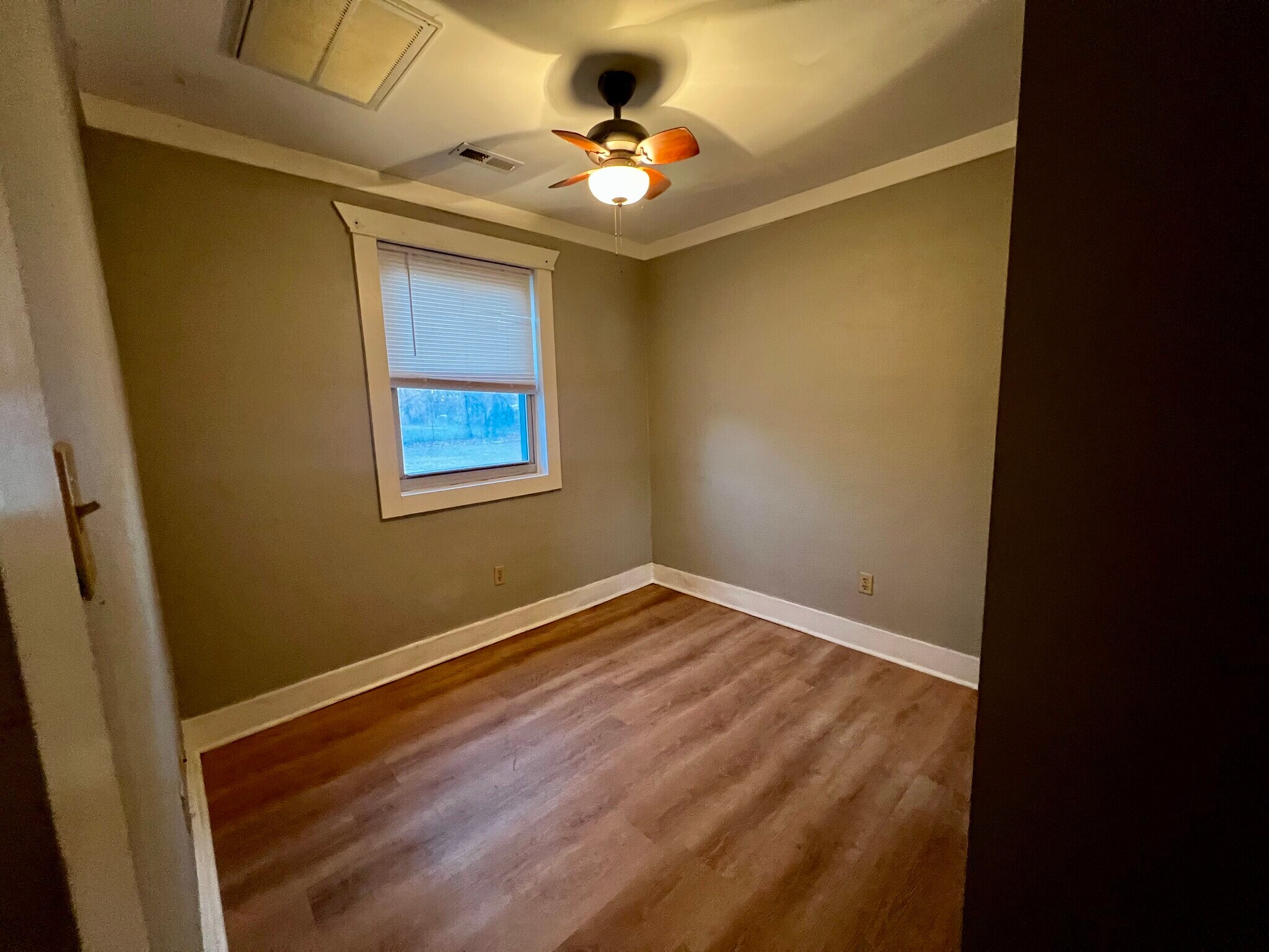 Building Photo - 307 W South St