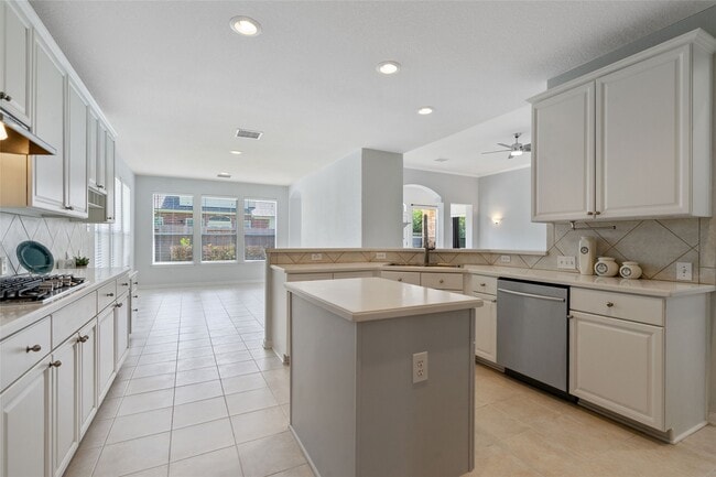 Building Photo - 30 Taupewood Pl