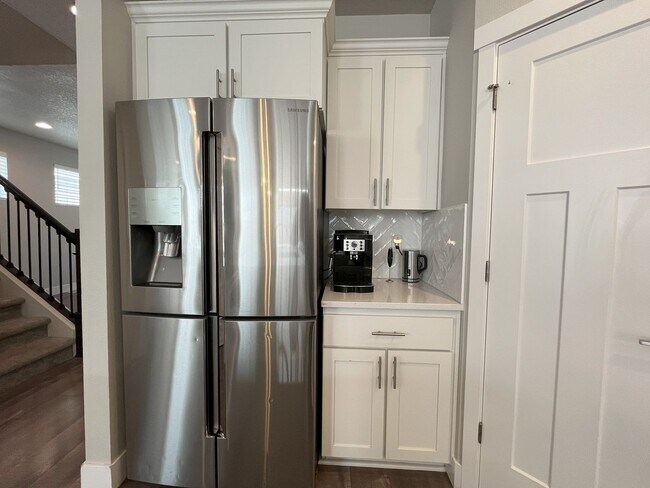 Building Photo - Spacious 3-Bedroom + Loft Home with Modern...