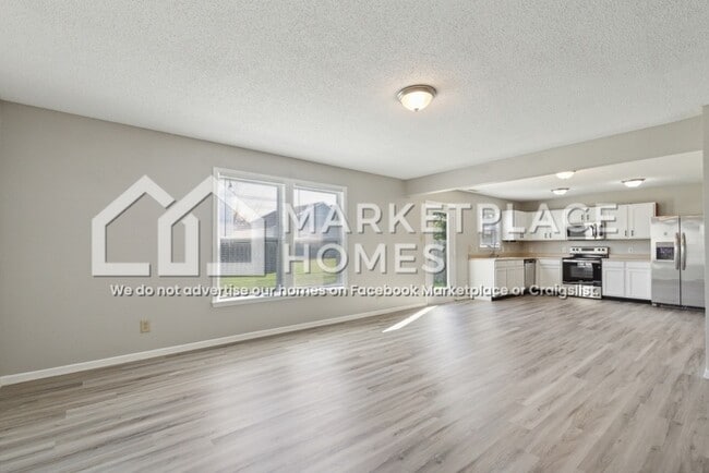 Building Photo - 10760 August Dr