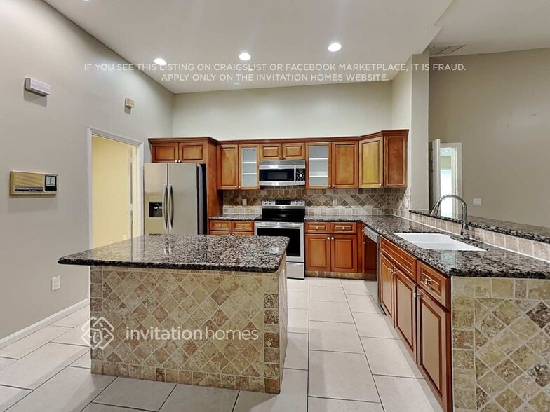 Building Photo - 2293 Stonegate Dr