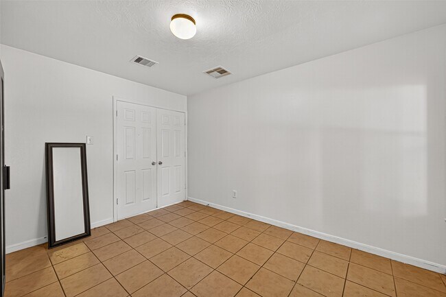Building Photo - 16547 Lanesborough Dr