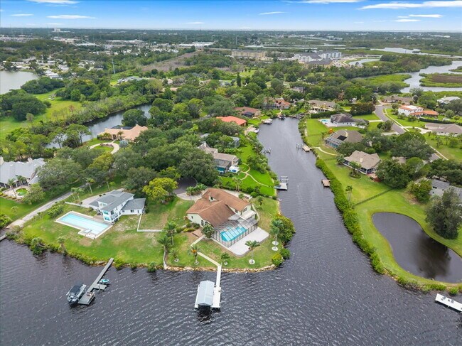 Building Photo - RENT THIS EXTRAORDINARY WATERFRONT HOME