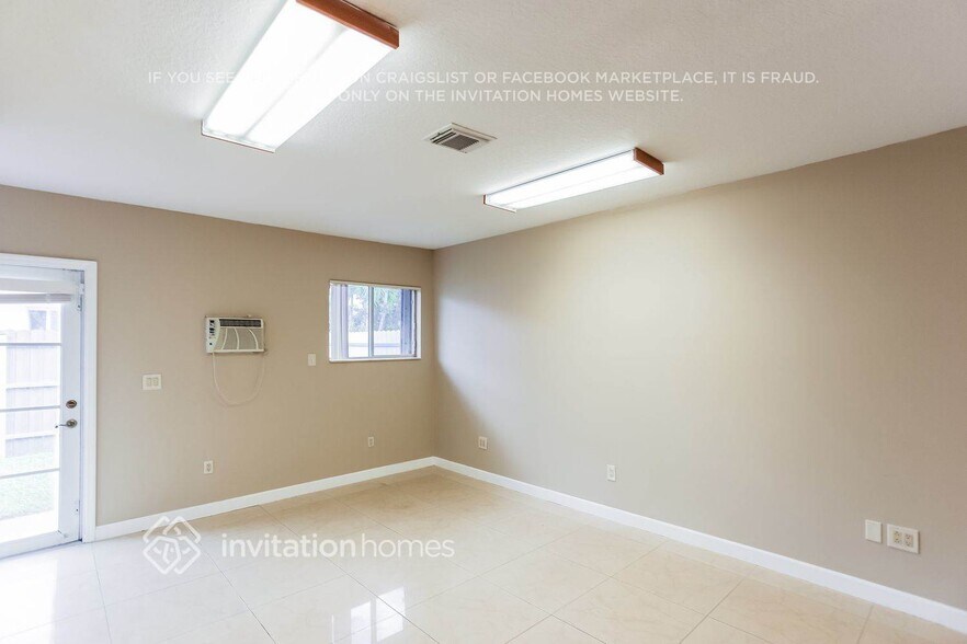 Building Photo - 15113 SW 35th Terrace
