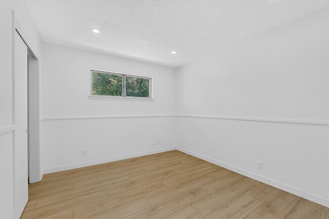 Building Photo - 824 Ortega Rd NW