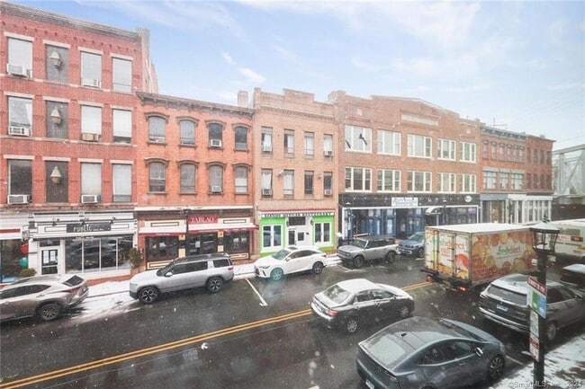 Building Photo - 83 Washington St