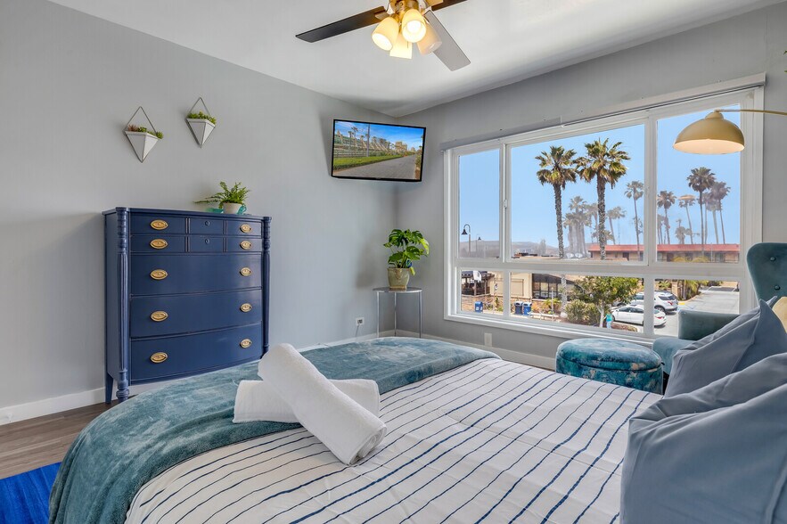 Building Photo - 1111 Seacoast Dr