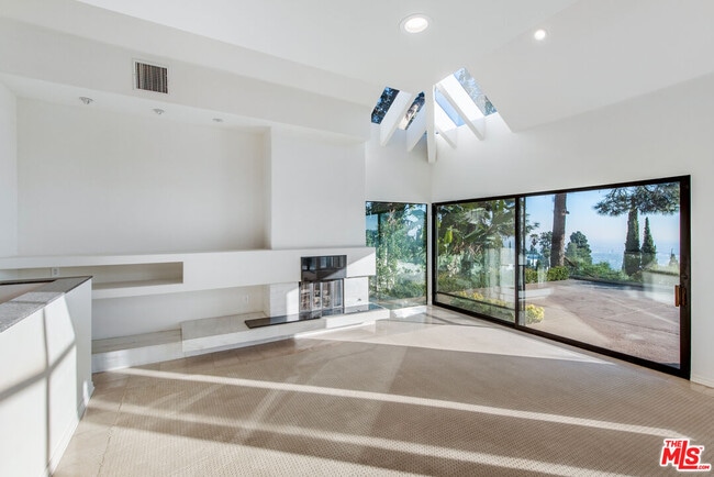 Building Photo - 7940 Vulcan Dr