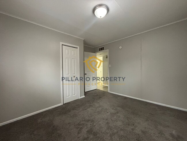 Building Photo - Beautiful Renovated 3 Bedroom 1 Bathroom in Irvington Available NOW!