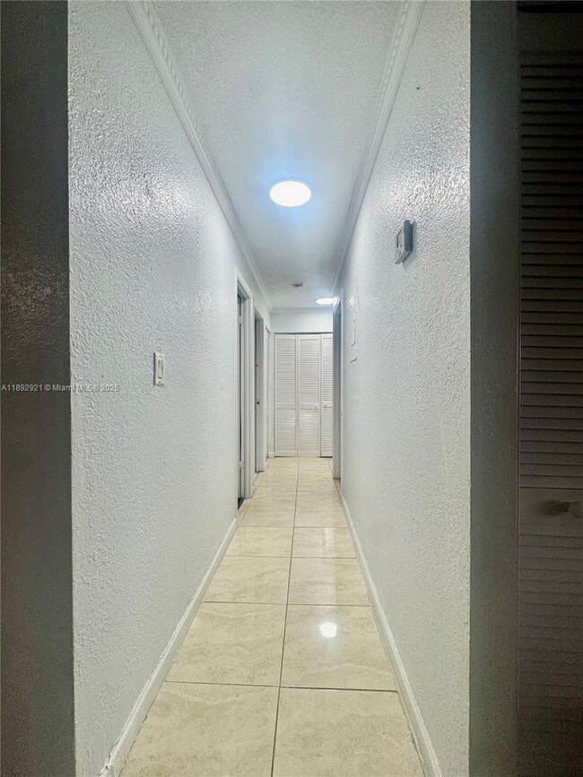 Building Photo - 4848 SW 135th Pl