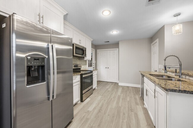 Building Photo - 6710 Mcwilliams Dr