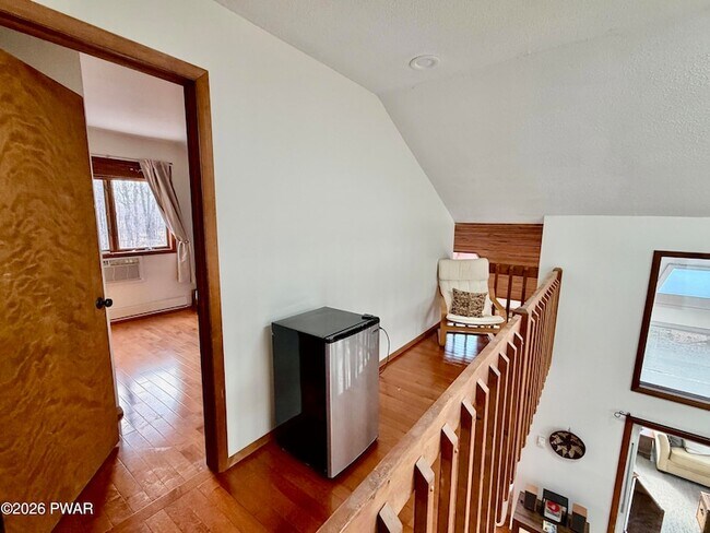 Building Photo - 811 Paddock Ct