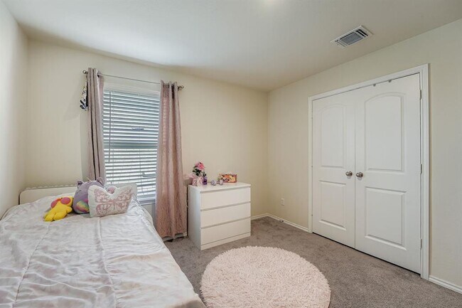 Building Photo - 144 Gunther Way