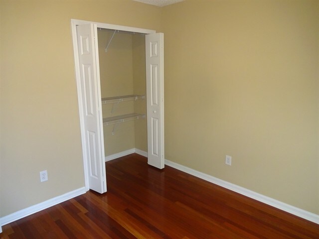 Building Photo - 2737 Taylor Hill Dr