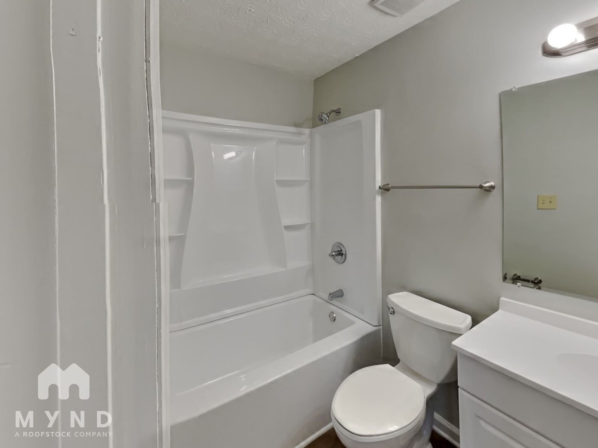 Building Photo - 3050 Brook Hollow Dr