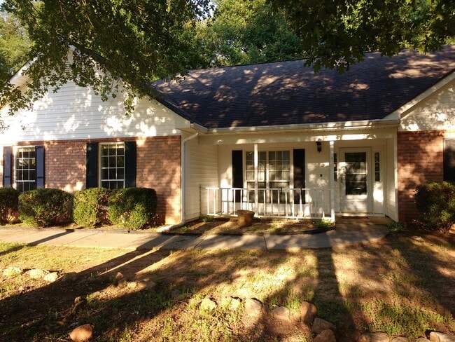 Building Photo - 385 Burch Rd