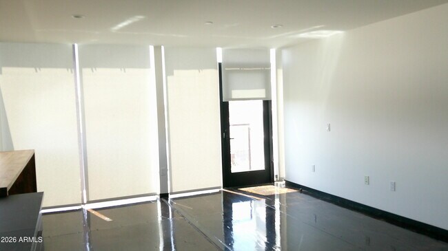 Building Photo - 1436 S Terrace Rd