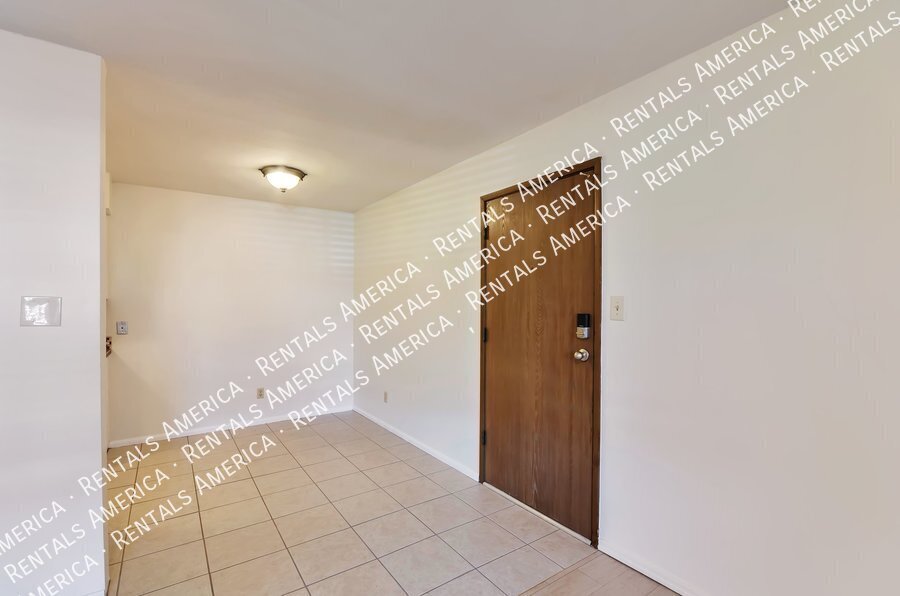 Building Photo - 6311 N Barcelona Ct