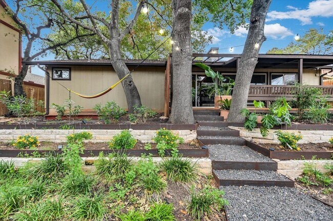 Building Photo - 8101 Ceberry Dr