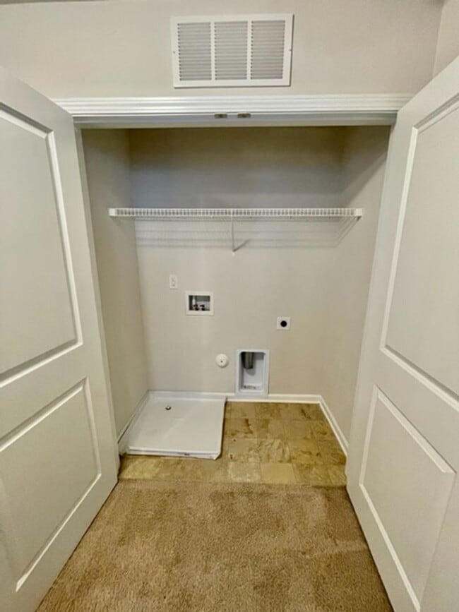 Building Photo - Luxurious 2 story 3 bedroom 2.5 bath Townhomes. Located in Salisbury